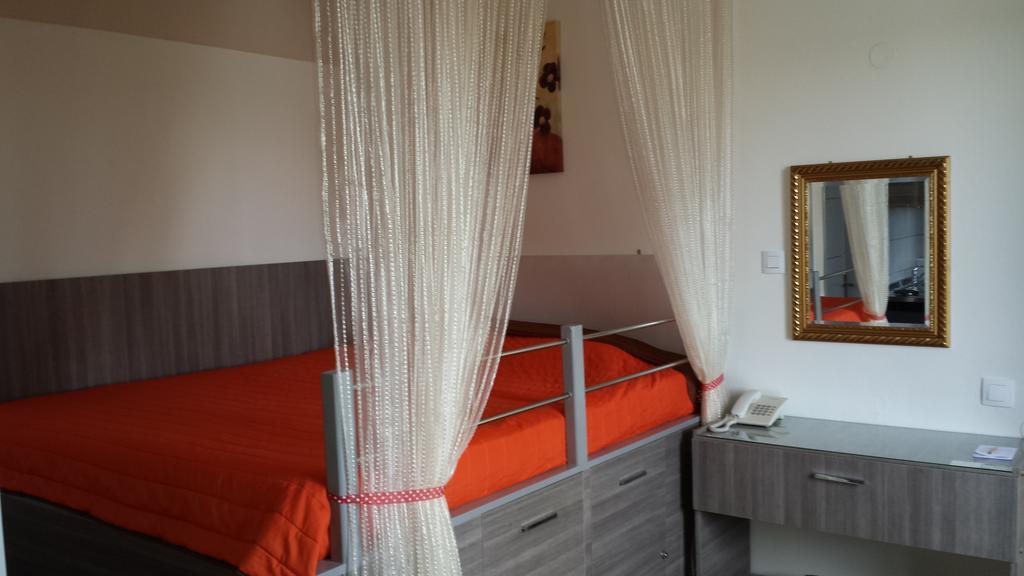 Takis Hotel Apartments Jaliszósz Szoba fotó