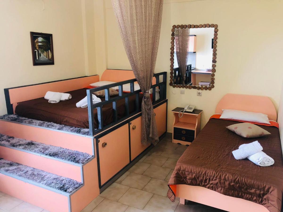 Takis Hotel Apartments Jaliszósz Kültér fotó