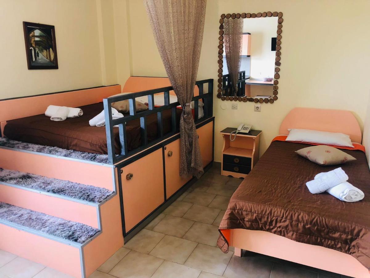Takis Hotel Apartments Jaliszósz Kültér fotó