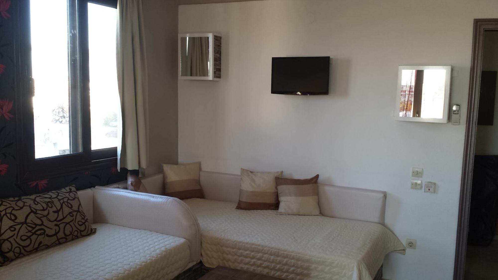 Takis Hotel Apartments Jaliszósz Kültér fotó