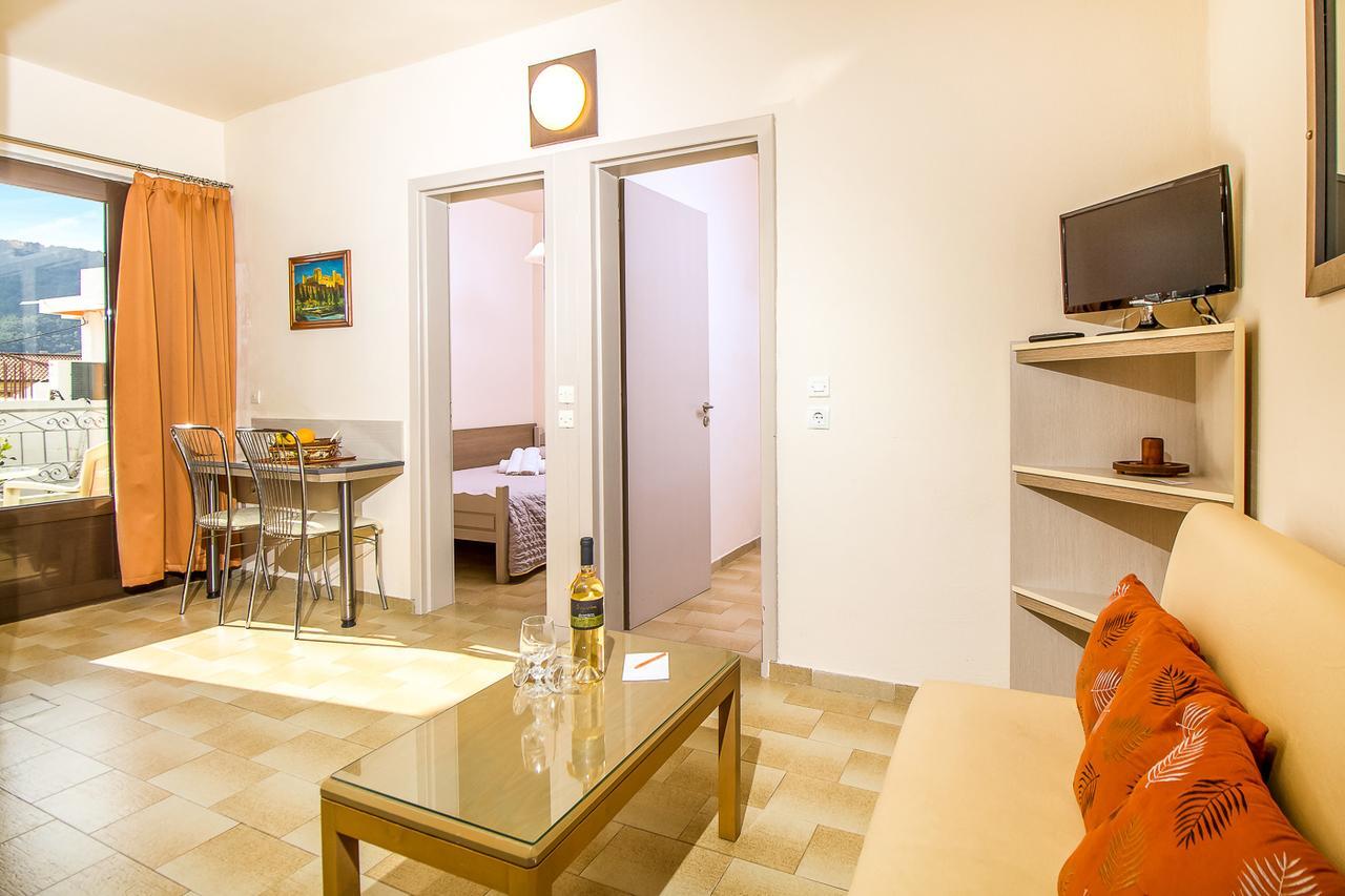 Takis Hotel Apartments Jaliszósz Kültér fotó